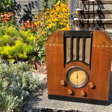 1935 Airline AM/SW/MP3 Tombstone Radio, Bluetooth Option, Full Electronic Restoration 62-173. Pickup, U-Ship or PNW Delivery Only 