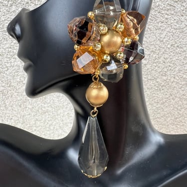 Vintage funky cluster dangle earrings clip on brown bronze plastic beads 3.5” drop 