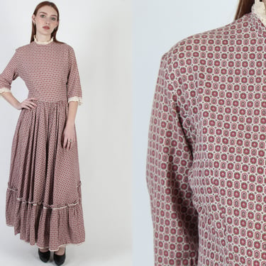 70s Homestead Pilgrim Folk Dress / Country Calico Floral Dress / White Burgundy Cotton Homespun Maxi Dress 
