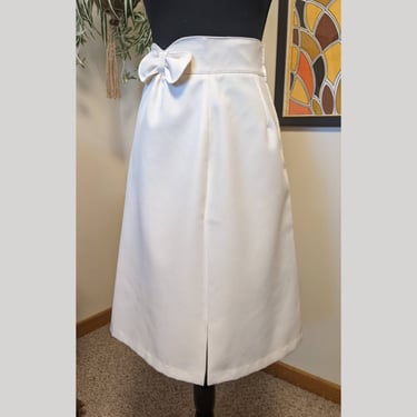 Vintage 1970s - Early 80s Ivory Skirt with Bow Detail 