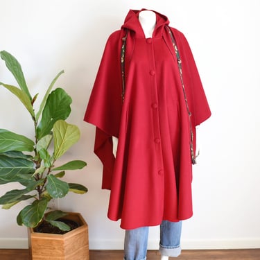 1980s Red Wool Coloratura Cape - S/M/L/XL 