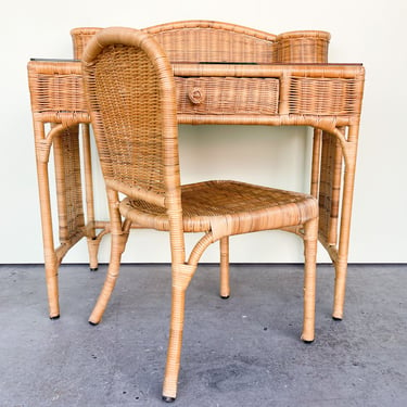Cute Wicker Desk and Chair