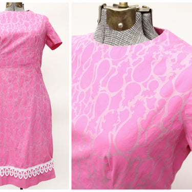 Vintage 60's Sheath Dress - Short Sleeves - Bright Pink with light silvery grey screen printed pattern - Small 