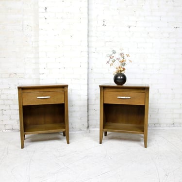 Vintage MCM pair of end tables / nightstands by Drexel Profile furniture mfg | Free delivery in NYC and Hudson Valley areas 