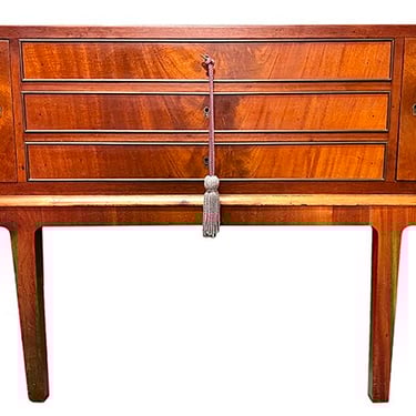 Frits Henningsen cabinet