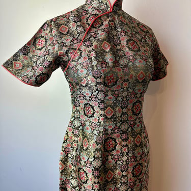 Vintage cheongsam dress~ 60’s retro Chinese embroidered Nehru collar~ rayon metallic brocade ornate~ 1960’s Asian insp fashion / size XSM 