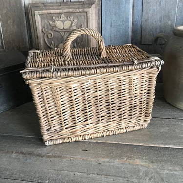 French Picnic Basket, Market, Dowel Closure, Top Carry Handle, French Farmhouse, Damages 