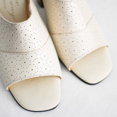 1970s Norman Kaplan Cream Heeled Mules, Size 6M 