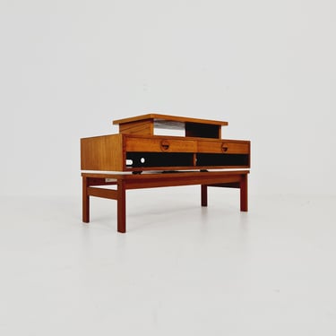 Rare Danish Mid century modern tv bench hallway table teak by Hansen & Guldborg Mobler, Denmark, 1960s 