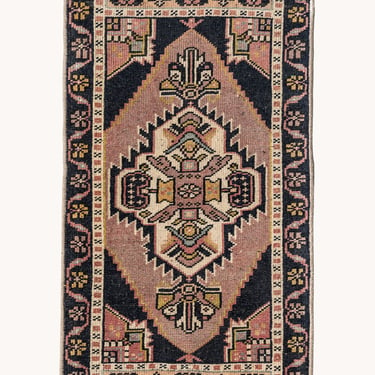 Vintage Turkish Mini Rug No. 558 | 1'8 x 3'7