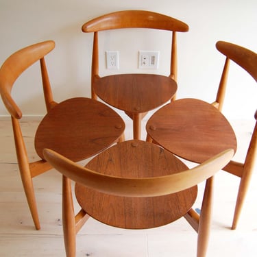 Set of 4 Danish Modern Hans Wegner Heart Chair FH 4103 Beech and Teak by Fritz Hansen 