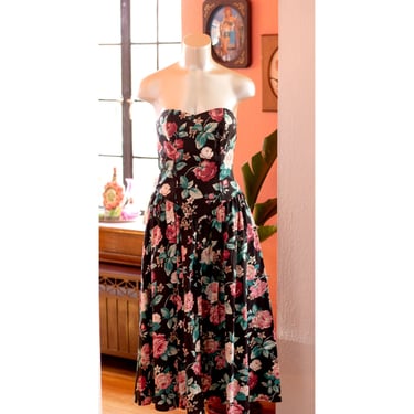 Vintage Floral Dress - Spring, Summer Sundress - Strapless, Fit and Flare - Katie MFG 1980s - Union Made - Black, Pink 