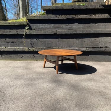 Midcentury Modern Solid Walnut Round Coffee Table by Jens Risom, ca. 1949 