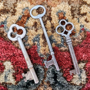 Lot of 3 Antique Keys~Old Metal Skeleton & Barrel Keys~Art Supply 