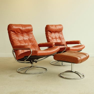 Mid-Century Modern Ekornes Stressless Leather Reclining Chairs and Ottoman 