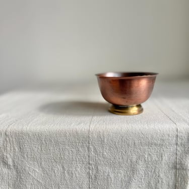 small round footed bowl Gregorian Copper brass base 