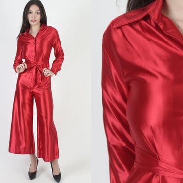 Shiny Leslie Fay Wide Leg Jumpsuit, Vintage 70s Red Satin Holiday Playsuit, Dagger Collar Button Up Jumpsuit With Waist Tie 