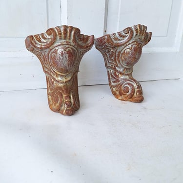 Clawfoot Tub Feet, Bathtub Claw Feet, Ball and Claw Feet, Antique Cast Iron Claw Foot Bathtub Legs 022601 