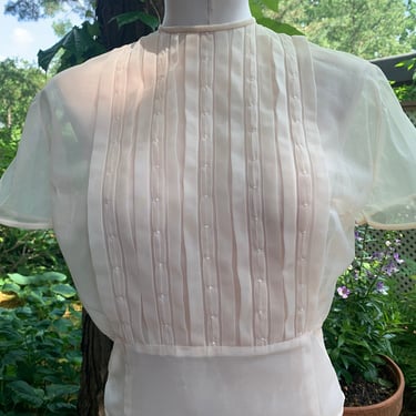 1950'S NYLON Blouse - Sheer See-Through Nylon Fabric - Ribbed Details - Buttons up the Back - Size Medium 