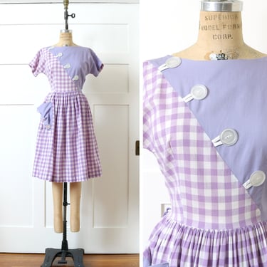 vintage 1950s purple cotton gingham dress • cute short sleeve big roomy hip pocket day dress 