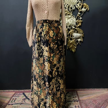 1970s maxi skirt, black floral velvet, vintage 70s skirt, high waist, size large, bohemian style, cottagecore, 30 31 waist, column skirt 
