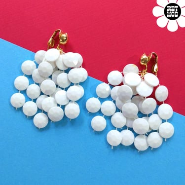 Pretty Vintage 60s 70s White Cluster Beaded Dangle Clip On Earrings 