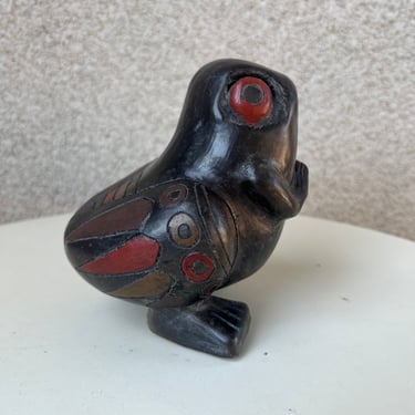 Vintage modern Mexican toad frog Figurine Black Clay Etched Painted red. Size 5” 