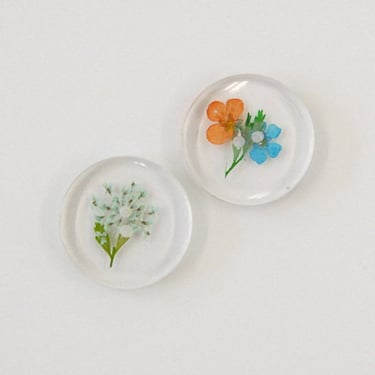 KkCo Flower Pressed Lucite Buttons - Round