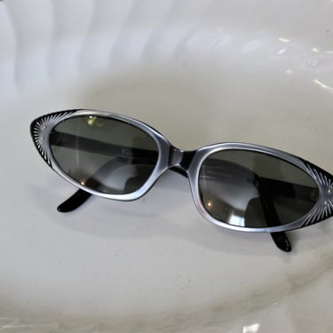 Vintage 50s 60s Black Silver Paris Cat Eye Sunglasses Starburst Made in France Celluloid Sun Glasses //  pin up Sweet 