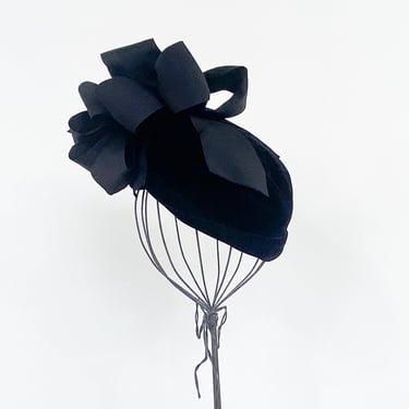 1940s Black Velvet Fascinator | 40s Black Velvet & Black Ribbon Hat | REX Beverly Hills 