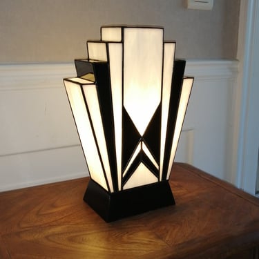 Art Deco Tiffany Stained Glass Lamp 