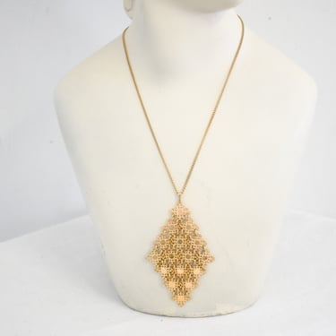 1970s Sarah Coventry Gold Flowers Pendant and Chain Necklace 