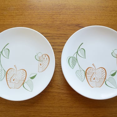 APPLE 10" DINNER PLATES - Harmony House by Royal China - Pair - Georges Briard era 