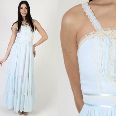 Candi Jones 70s Prairiecore Dress, Plain Tiny Floral Lace Neckline, Sheer Tiered Lace Full Skirt Maxi Gown 