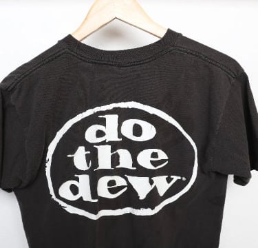 vintage 1990s MOUNTAIN DEW black & white "Do the Dew" vintage t-shirt -- size medium 