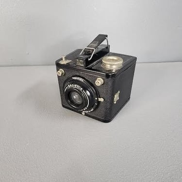 Vintage Brownie Six 20 Camera 