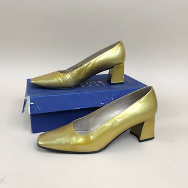 1990s Stuart Weitzman Gold Pumps, Comes with Original Box, 90s Formal Heels, 90s Does 60s, Mod Chic, Size 7.5AA by Mo
