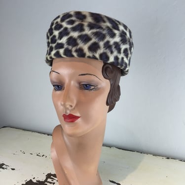 He Won't Thwart Her Plans - Vintage 1950s 1960s Faux Fur Leopard Cloche Beehive Pillbox Hat 
