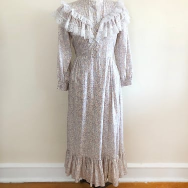 Lavender Floral Print Prairie Dress with White Lace Trim - 1970s 