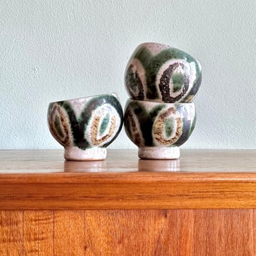 Vintage 1970s round tea or sake cups by Pottery Craft / white and green slanted ceramic cups 