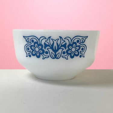 vintage milk glass mixing bowls, retro 50s kitchen glass bowls for