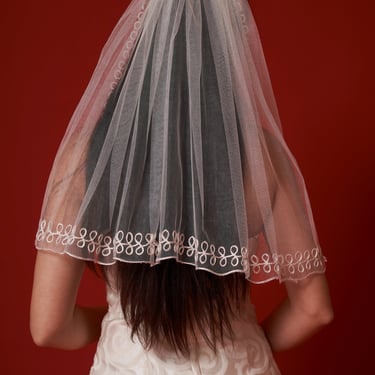 Looped Ribbon Veil
