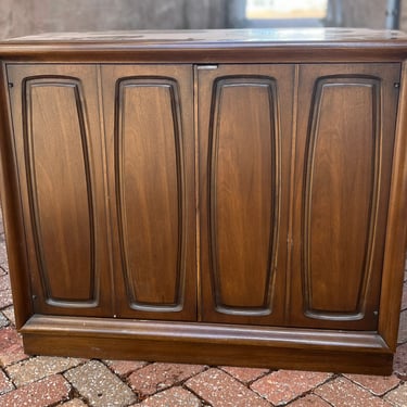 Broyhill Emphasis Cabinet