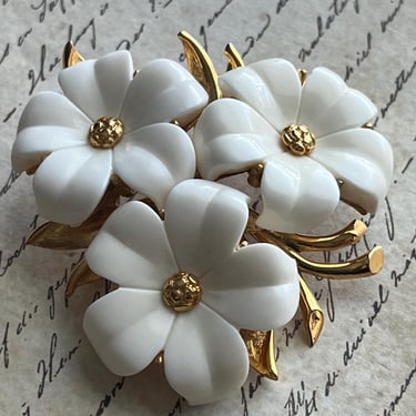 Monet cream flower brooch vintage gold floral cluster pin 