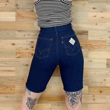 70's Levi's Vintage Jean Shorts / Size 23 
