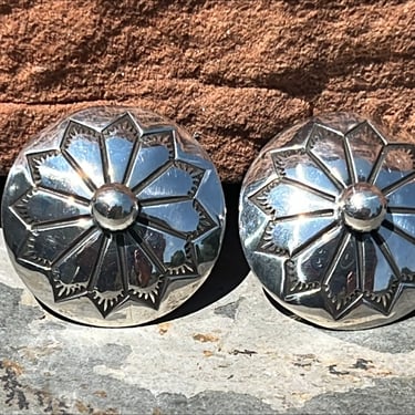 Vintage Cowgirl Western Sterling Silver Round Domed Flower Clip On Earrings 