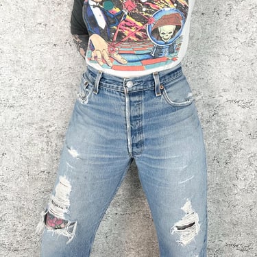 Levi's 501 Vintage Distressed Jeans / Size 31 32 