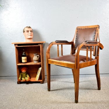Barber chair by Georg Balss Leipzig EDRA 1910 swivel chair hairdresser industrial design chair vintage armchair barber chair barber 