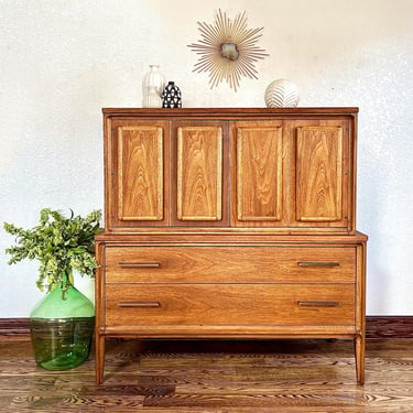 Broyhill Premier Forward Gentleman's Chest on Chest Dresser/Cabinet/Tallboy/Storage Unit/Chest of Drawers 