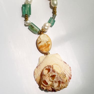 Cameo shell necklace 